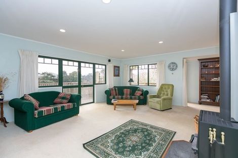 Photo of property in 6 Pararewa Drive, Whalers Gate, New Plymouth, 4310