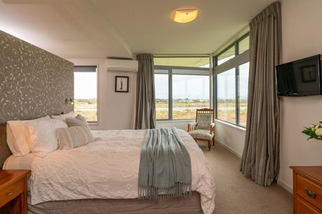 Photo of property in 116 Queens Road, Waikanae Beach, Waikanae, 5036