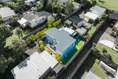 Photo of property in 2/176 Henderson Valley Road, Henderson, Auckland, 0612