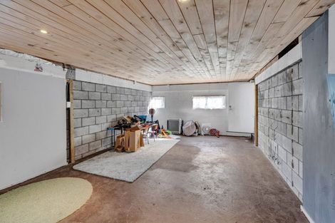 Photo of property in 6 Kowhai Street, Inglewood, 4330