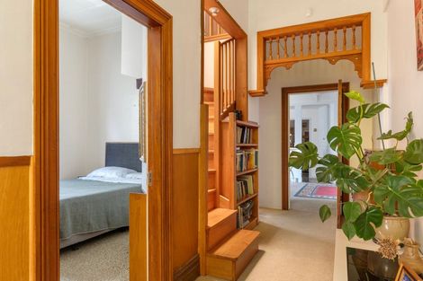 Photo of property in 300 Aberdeen Road, Gisborne, 4010