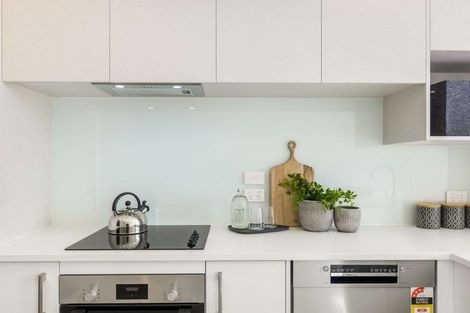 Photo of property in 11/2 Moor Avenue, Te Atatu Peninsula, Auckland, 0610