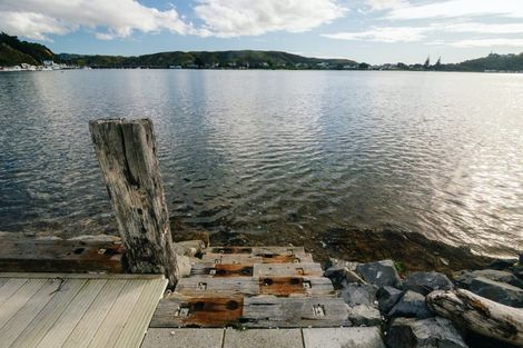 Photo of property in 18c Trevor Terrace, Paremata, Porirua, 5024