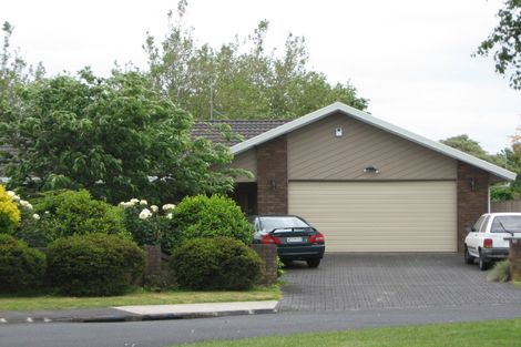 Photo of property in 19 Foxbridge Lane, Conifer Grove, Takanini, 2112