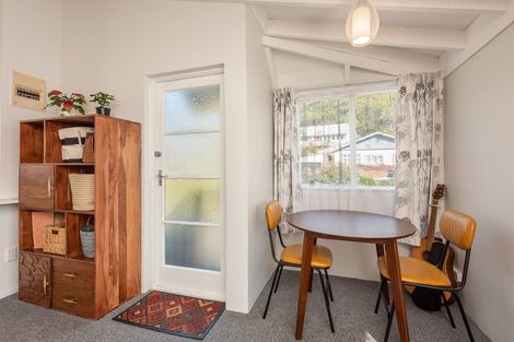 Photo of property in 24/125 Queens Drive, Lyall Bay, Wellington, 6022