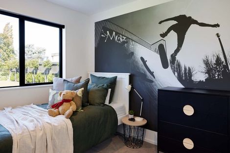 Photo of property in 10 Mcindoe Road, Kumeu, 0810