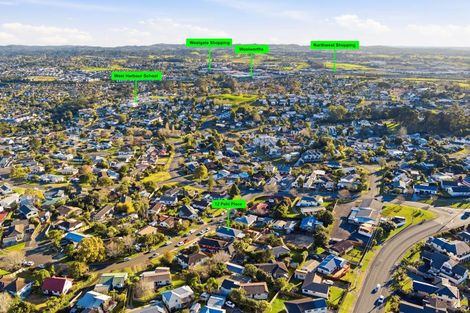 Photo of property in 12 Pahi Place, West Harbour, Auckland, 0618