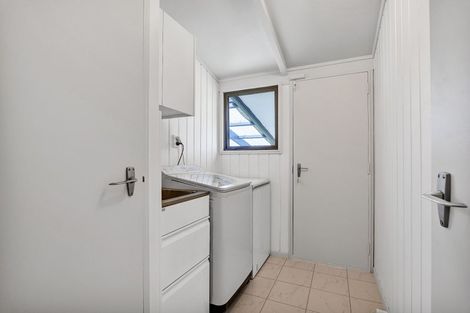 Photo of property in 4 Quin Crescent, Hawera, 4610