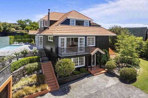 Photo of property in 16 Fenton Terrace, Cockle Bay, Auckland, 2014