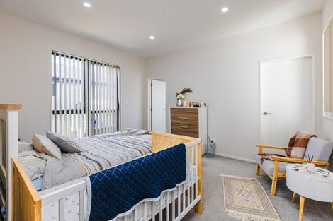 Photo of property in 10 Survila Street, Takanini, 2110