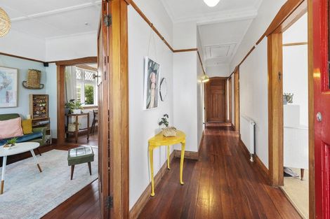 Photo of property in 16 Akatea Street, Berhampore, Wellington, 6023