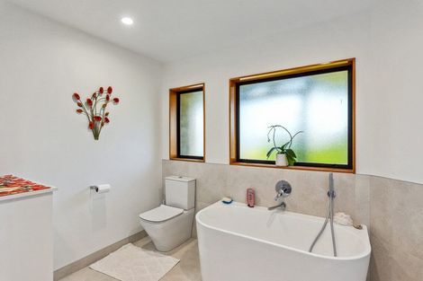 Photo of property in 11 Barrett Drive, Waikanae Beach, Waikanae, 5036