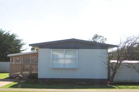 Photo of property in 33 Seabury Avenue, Foxton Beach, Foxton, 4815