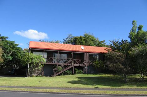 Photo of property in 24 Bronzewing Terrace, Unsworth Heights, Auckland, 0632
