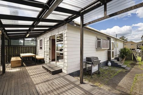 Photo of property in 7 Frobisher Way, Clendon Park, Auckland, 2103