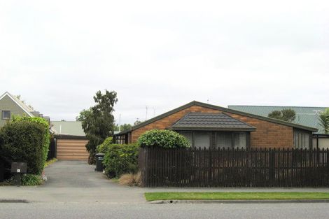 Photo of property in 1/25 Withells Road, Avonhead, Christchurch, 8042