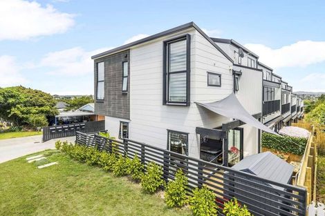 Photo of property in 1/11 Lewis Road, Pakuranga, Auckland, 2010