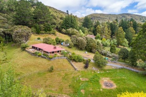 Photo of property in 243 Katherine Mansfield Drive, Whitemans Valley, Upper Hutt, 5371