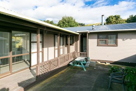 Photo of property in 7 Cardiff Crescent, Cannons Creek, Porirua, 5024