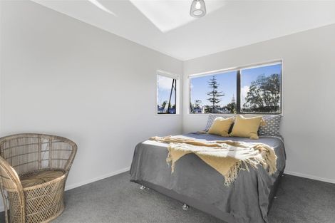 Photo of property in 17 Rhonda Place, Opaheke, Papakura, 2113