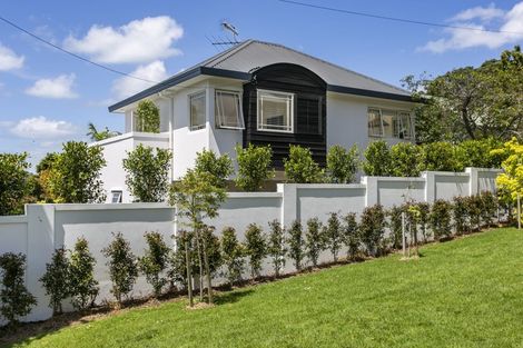 Photo of property in 7 Alfred Street, Northcote Point, Auckland, 0627