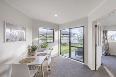 Photo of property in 16 Beachwater Grove, Paraparaumu Beach, Paraparaumu, 5032