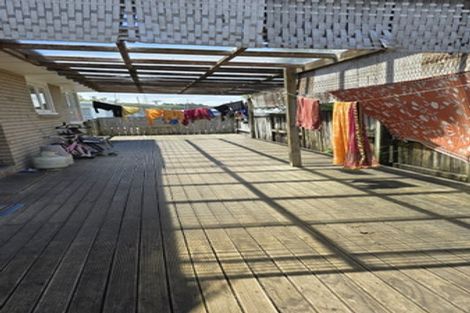 Photo of property in 4 Binsted Road, New Lynn, Auckland, 0600