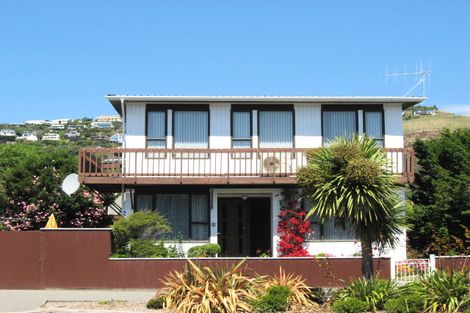 Photo of property in 2/9 Hardwicke Street, Sumner, Christchurch, 8081
