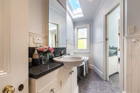 Photo of property in 3 Turnbull Road, Narrow Neck, Auckland, 0624