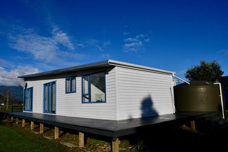 Photo of property in 47 Wharf Road, Karamea, 7893