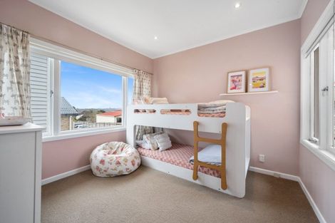 Photo of property in 20 Bradbury Road, Botany Downs, Auckland, 2010