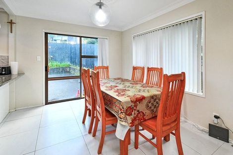 Photo of property in 24 Eugenia Rise, Totara Heights, Auckland, 2105