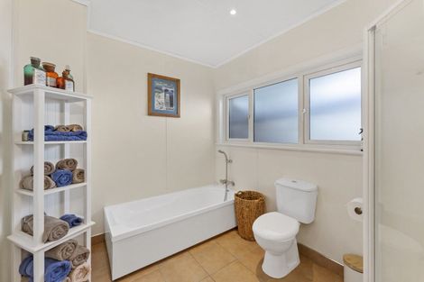 Photo of property in 10c Wood Street, Wallaceville, Upper Hutt, 5018