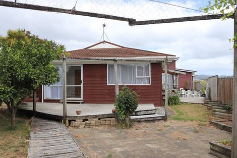 Photo of property in 70 Millbrook Road, Henderson, Auckland, 0612