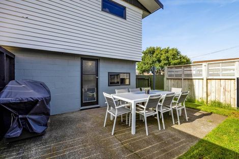 Photo of property in 35 Collins Street, Hawera, 4610