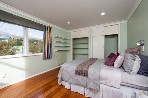 Photo of property in 7 Park Avenue, Tawa, Wellington, 5028