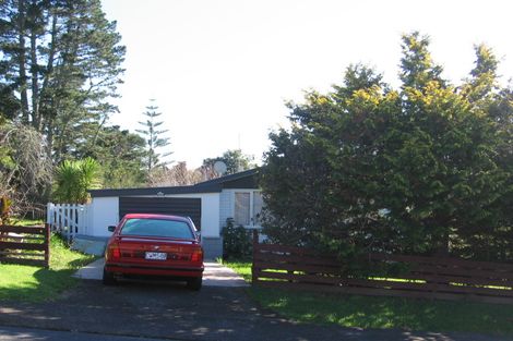 Photo of property in 21 Paewai Road, Glen Eden, Auckland, 0602