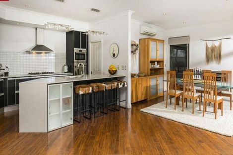 Photo of property in 2 Oscar Road, Greenhithe, Auckland, 0632