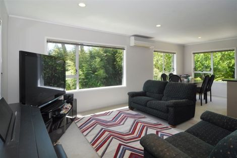Photo of property in 1/333 Triangle Road, Massey, Auckland, 0614