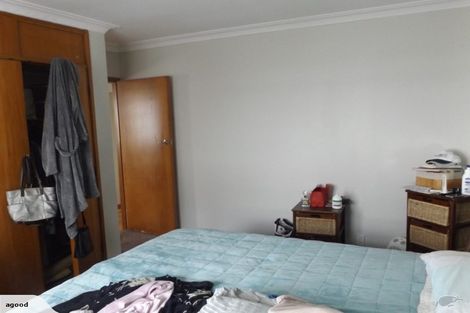 Photo of property in 2/7 Queen Street, Papakura, 2110