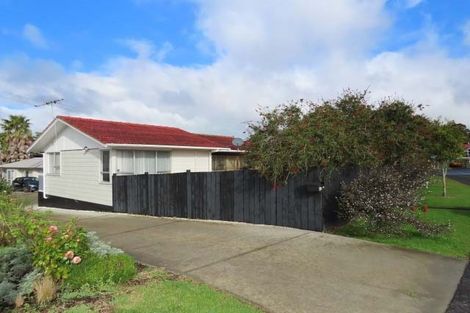 Photo of property in 3 Blue Way, Glendene, Auckland, 0602