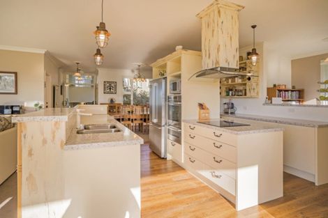 Photo of property in 19a Tarapatiki Drive, Whitianga, 3510