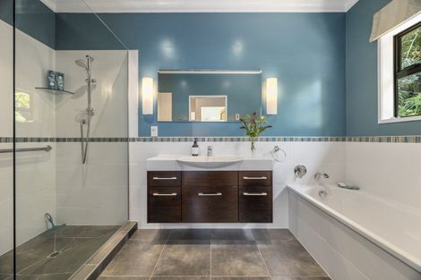 Photo of property in 17 Silich Street, Acacia Bay, Taupo, 3330