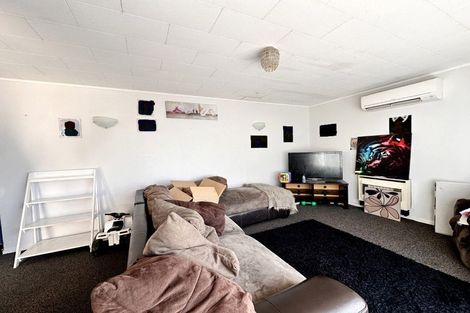 Photo of property in 81 Thatcher Street, Castlecliff, Whanganui, 4501