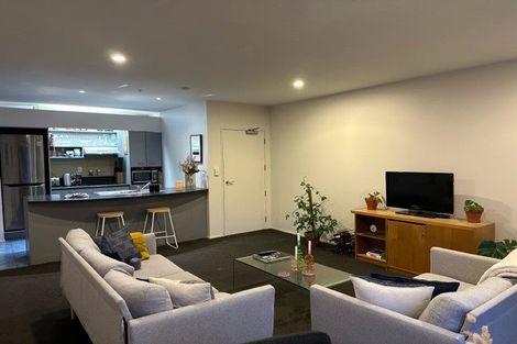 Photo of property in St Peters Apartments, 7e/192 Willis Street, Te Aro, Wellington, 6011