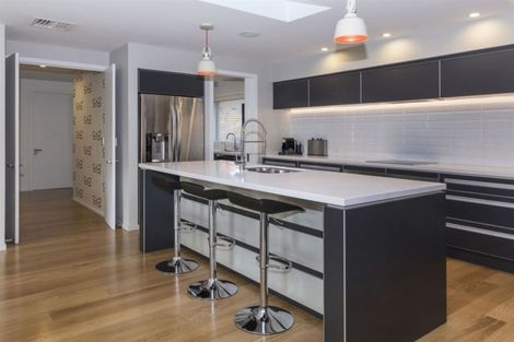 Photo of property in 10 Penhelig Place, Burnside, Christchurch, 8053