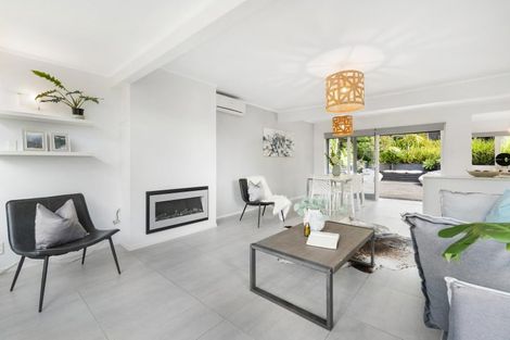 Photo of property in 9 Berne Place, Birkenhead, Auckland, 0626