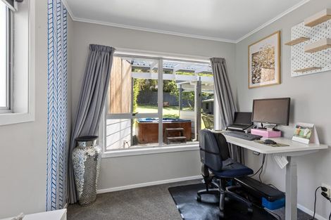 Photo of property in 7 William Hadlow Place, Hatfields Beach, Orewa, 0931