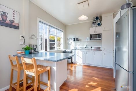 Photo of property in 65 Naenae Road, Naenae, Lower Hutt, 5011