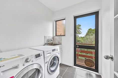 Photo of property in 364a Glenfield Road, Glenfield, Auckland, 0629